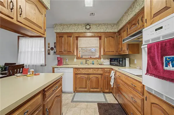 1405-1407 SE Sunrise St, Bentonville, AR 72712