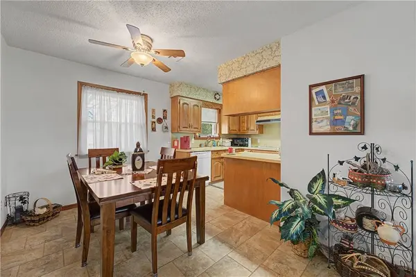 1405-1407 SE Sunrise St, Bentonville, AR 72712