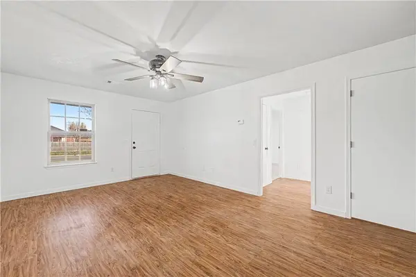 3300 SW Victoria Pl #2, Bentonville, AR 72712