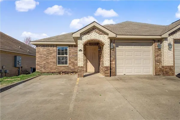 3306 SW Victoria Pl #2, Bentonville, AR 72712