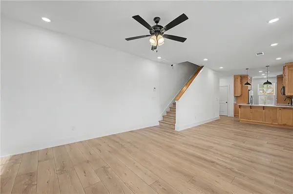 588 S Willow Ave #2, Fayetteville, AR 72701