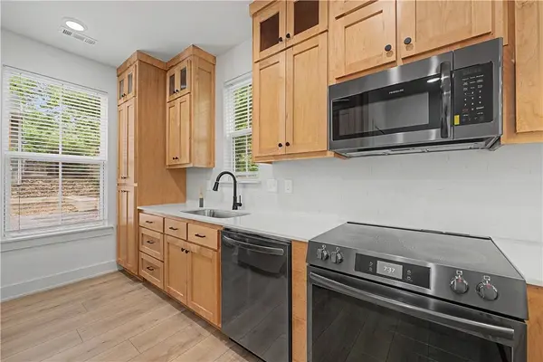 588 S Willow Ave #2, Fayetteville, AR 72701