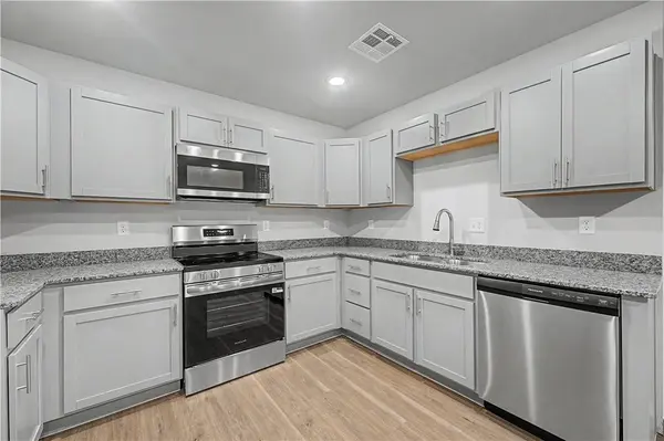 6500 & 6502 Kathleen St, Bentonville, AR 72713