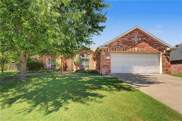 1580 London Ter, Springdale, AR 72764