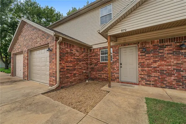 870 W Melmar Dr, Fayetteville, AR 72703