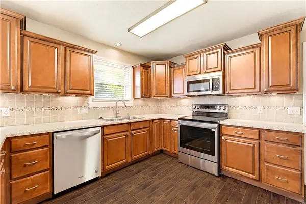 1604 W Oak St, Rogers, AR 72758