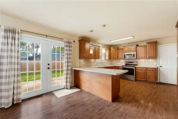 1604 W Oak St, Rogers, AR 72758