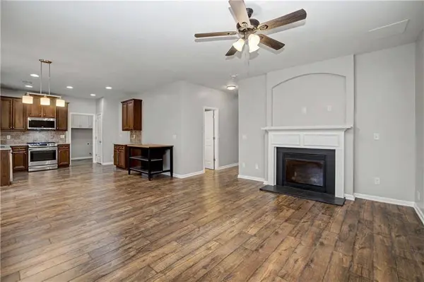 21 Seville CT, Newnan, GA 30263