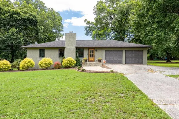 5831 Angham RD, Powder Springs, GA 30127