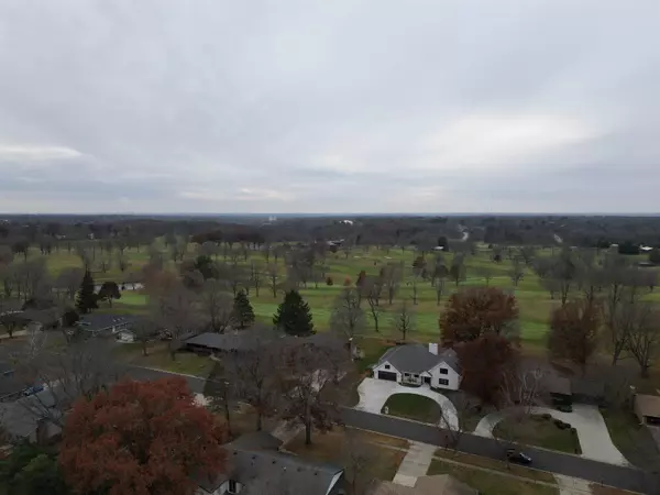 1208 Roxbury Close, Rockford, IL 61107