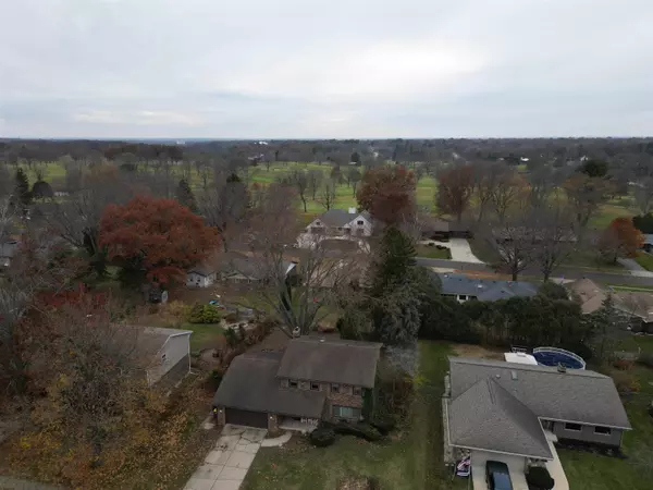 1208 Roxbury Close, Rockford, IL 61107