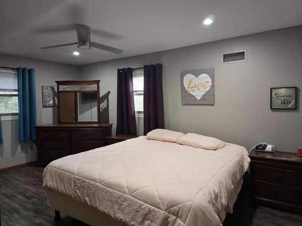 1208 Roxbury CIR, Rockford, IL 61107