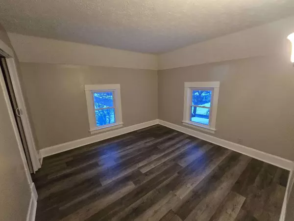 1021 N Rockton Avenue, Rockford, IL 61103