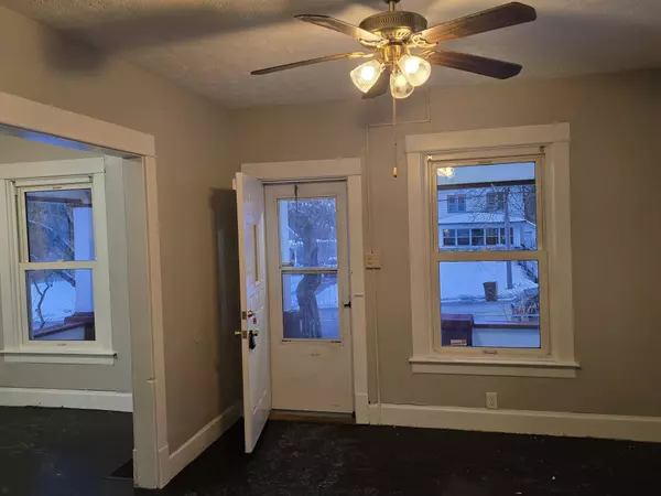 1021 N Rockton Avenue, Rockford, IL 61103