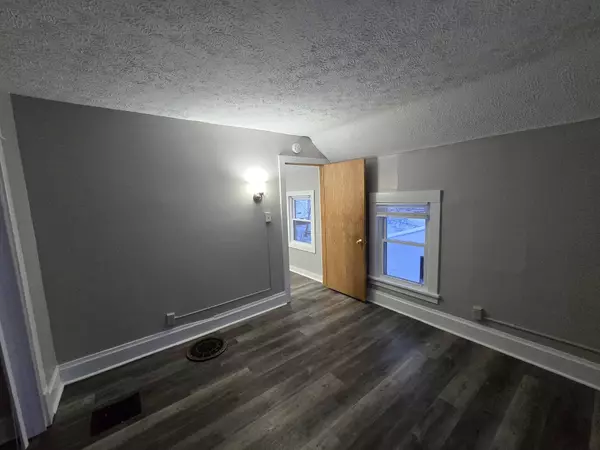 1021 N Rockton Avenue, Rockford, IL 61103