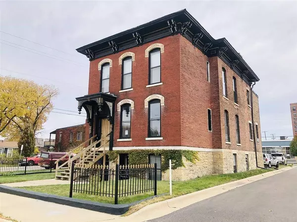 129 N 2nd Street, Rockford, IL 61107