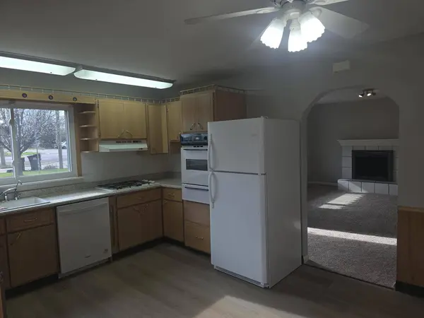 8315 N 2nd ST, Machesney Park, IL 61115