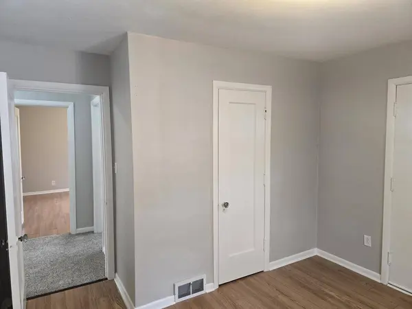 8315 N 2nd ST, Machesney Park, IL 61115