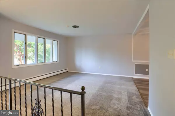 419 MOUNTAIN ST, Summerdale, PA 17093