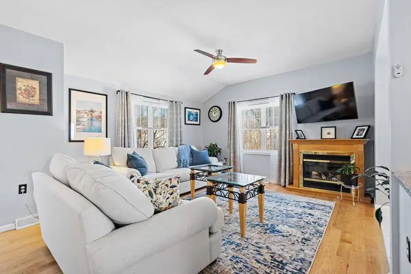 58 Brookbend Way E #58, East Bridgewater, MA 02333