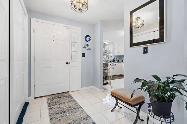 58 Brookbend Way E #58, East Bridgewater, MA 02333