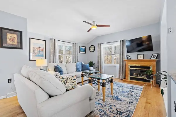 58 Brookbend Way E #58, East Bridgewater, MA 02333