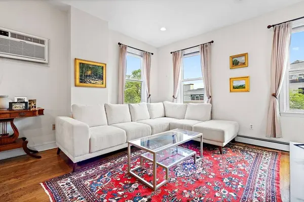 12 Washington St #3, Boston, MA 02129