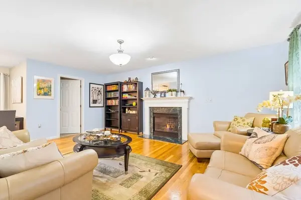 45 Braeburn Rd #45, Boston, MA 02136