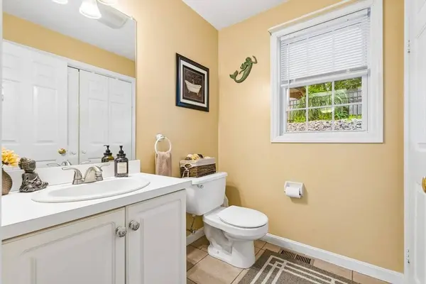 45 Braeburn Rd, Boston, MA 02136