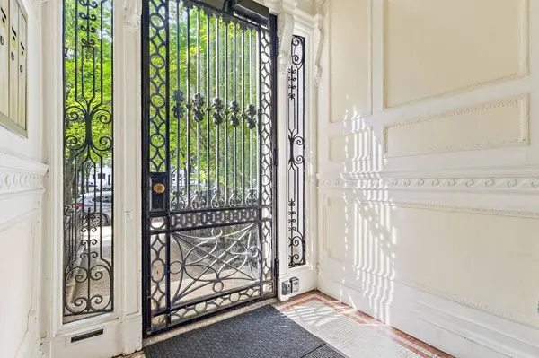 405 Commonwealth Ave #8, Boston, MA 02215