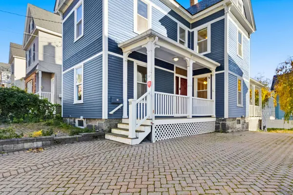 35 Seventh St, Lowell, MA 01850