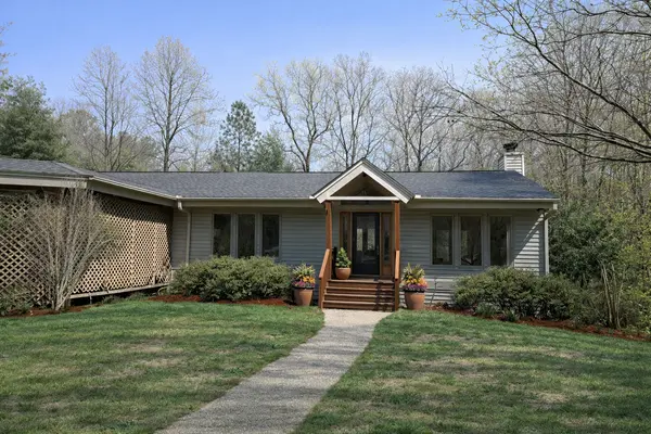 323 Burnt Mill Ln E, Mattaponi, VA 23110-2060