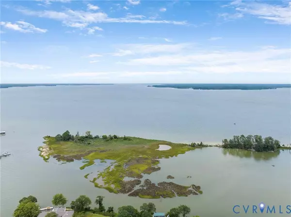 71 Egret Point DR, Locust Hill, VA 23092