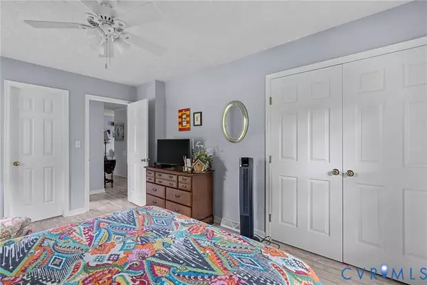 71 Egret Point DR, Locust Hill, VA 23092