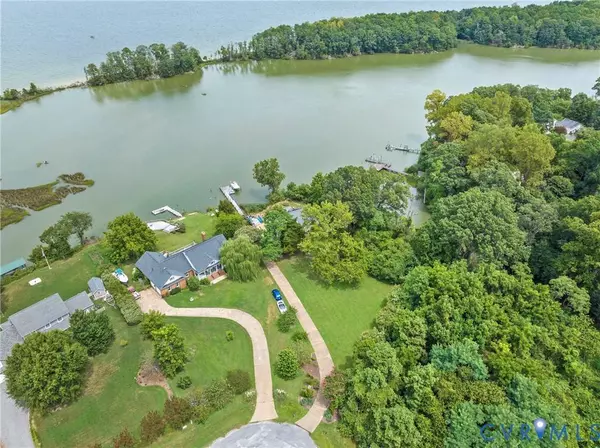 71 Egret Point DR, Locust Hill, VA 23092