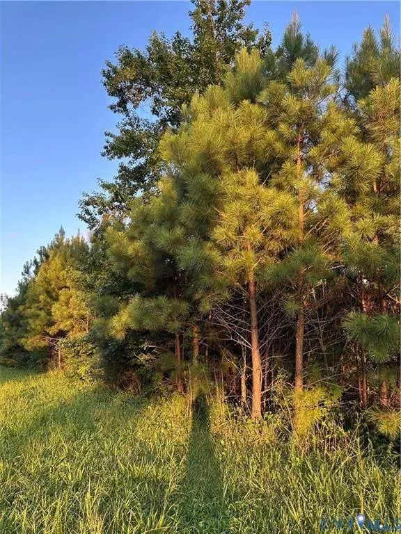 38-37 General Puller Hwy, Hartfield, VA 23071