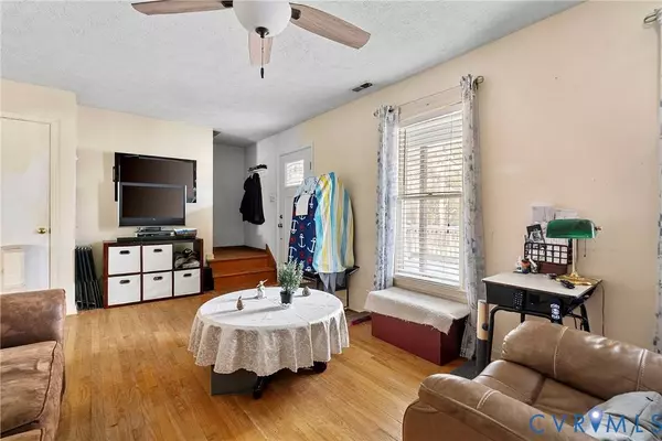 155 Oak Springs DR, Aylett, VA 23009