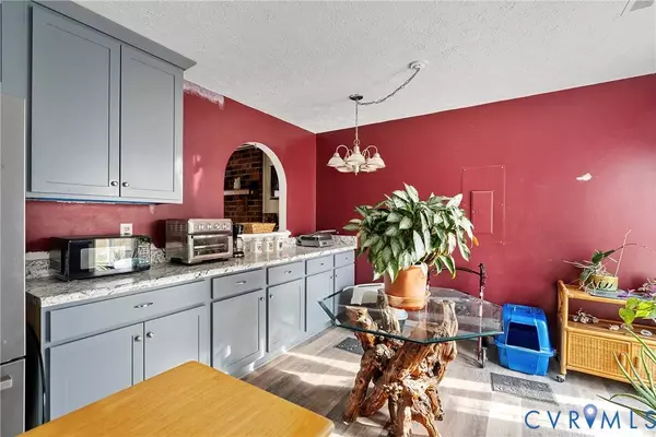 155 Oak Springs DR, Aylett, VA 23009