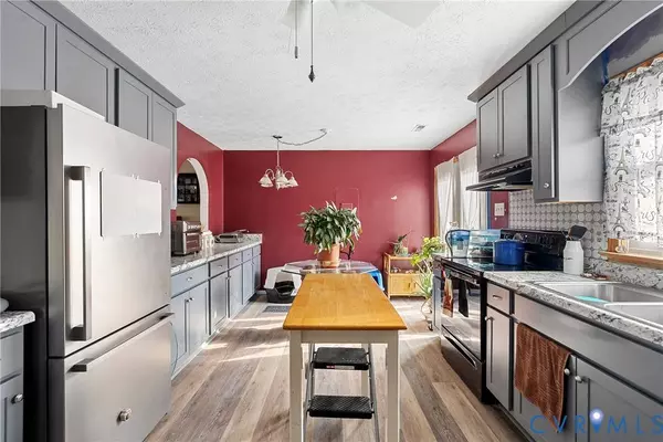 155 Oak Springs DR, Aylett, VA 23009