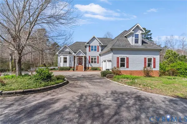 101 N Lake DR, Hartfield, VA 23071