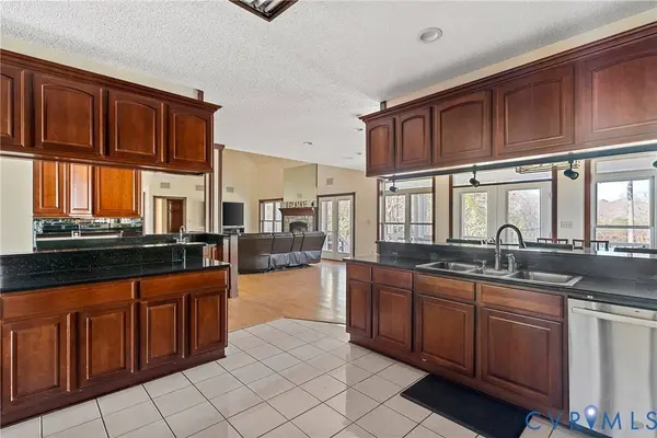 101 N Lake DR, Hartfield, VA 23071