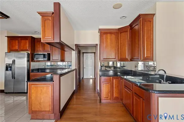 101 N Lake DR, Hartfield, VA 23071
