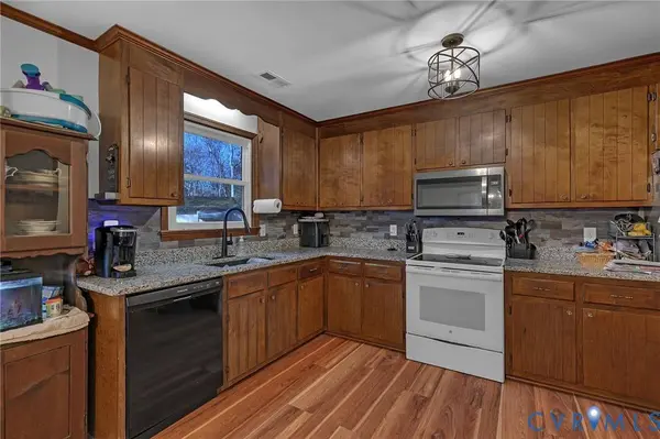 9925 Friendship RD, North, VA 23128