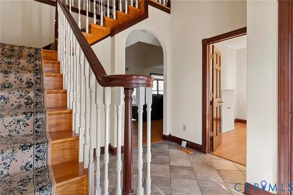 101 N Lake DR, Hartfield, VA 23071