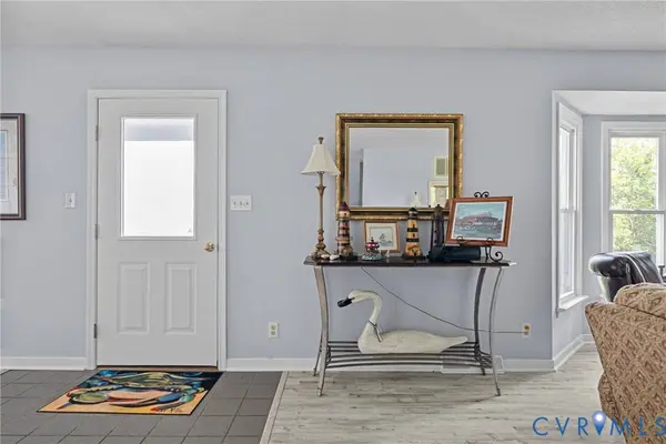 71 Egret Point DR, Locust Hill, VA 23092