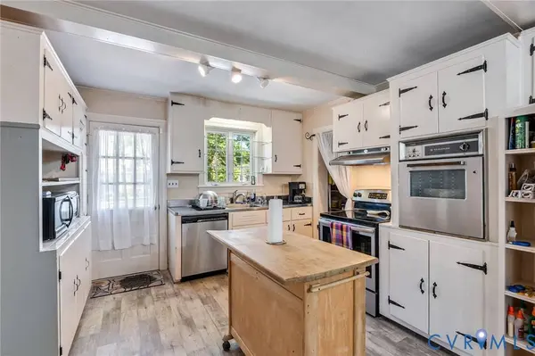 290 Colorado AVE, Urbanna, VA 23175