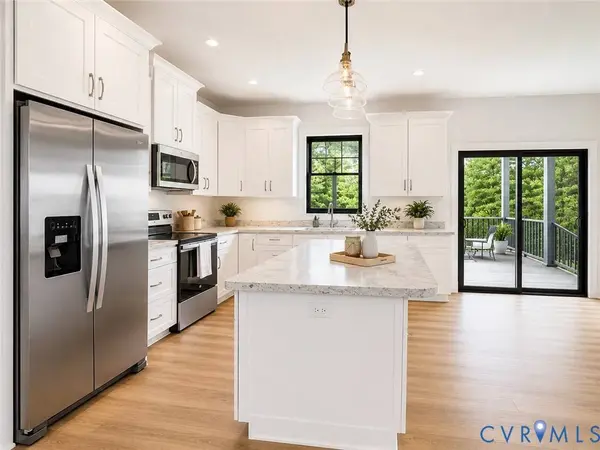73 Stoneham ST, Saluda, VA 23149