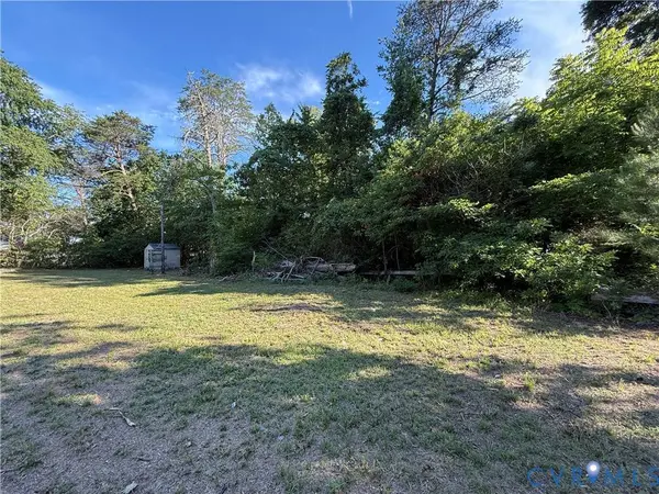 88 Seahawk RD, Urbanna, VA 23175