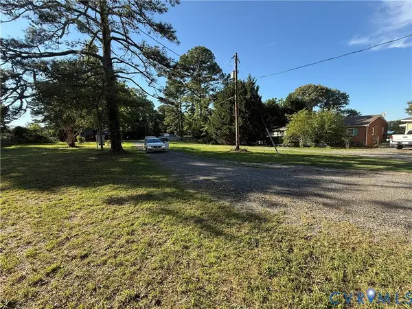 88 Seahawk RD, Urbanna, VA 23175