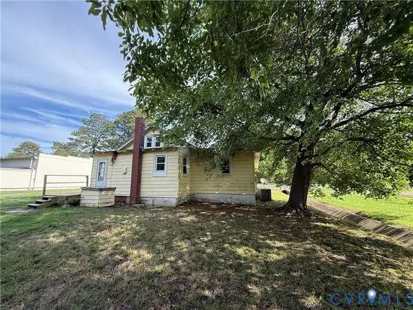 16927 General Puller HWY, Deltaville, VA 23043